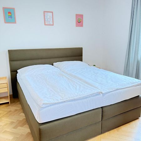 Familyvilla, New 4 Luxury Big Apartments, Parking Прага Екстериор снимка