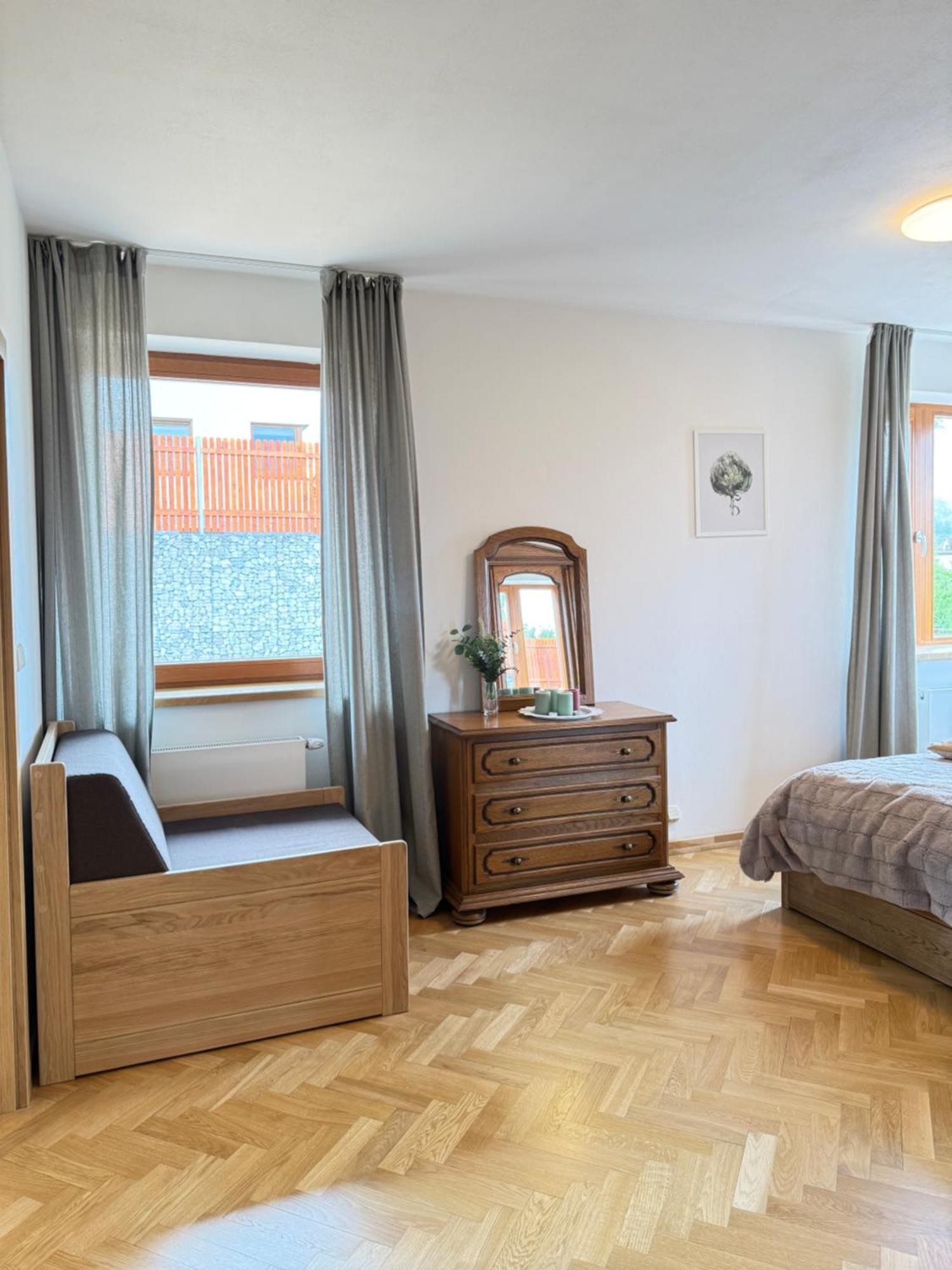 Familyvilla, New 4 Luxury Big Apartments, Parking Прага Екстериор снимка