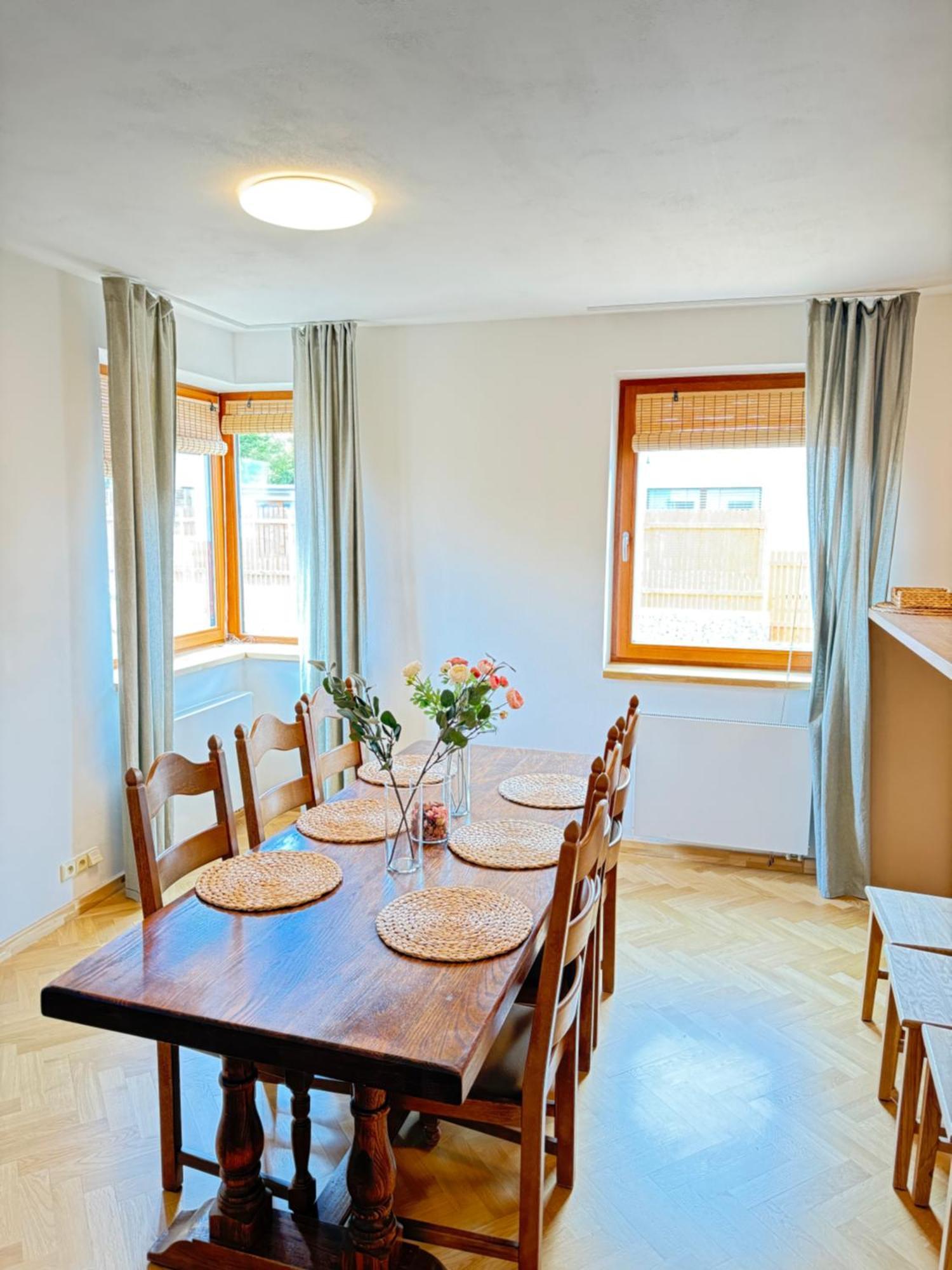 Familyvilla, New 4 Luxury Big Apartments, Parking Прага Екстериор снимка