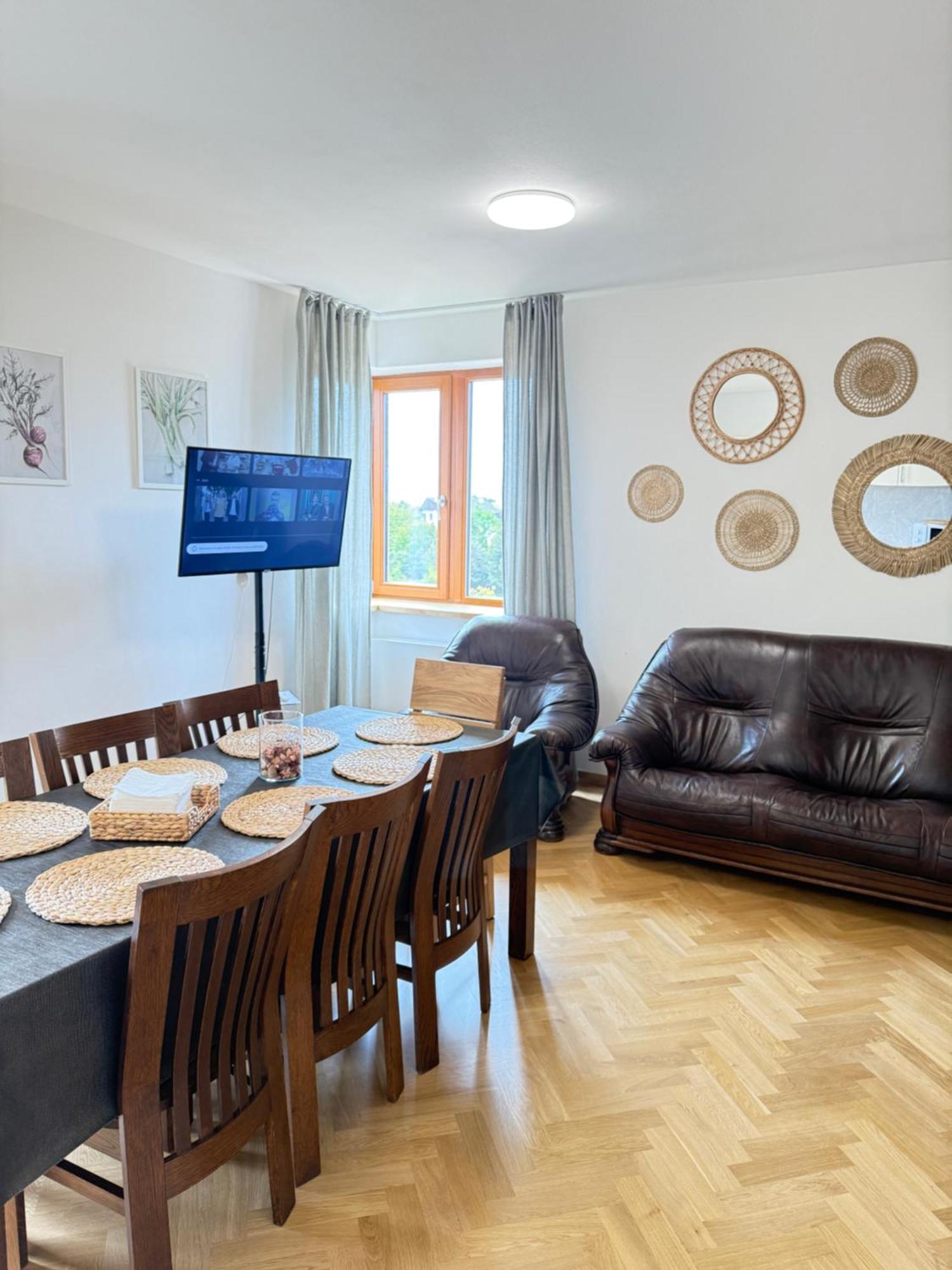 Familyvilla, New 4 Luxury Big Apartments, Parking Прага Екстериор снимка