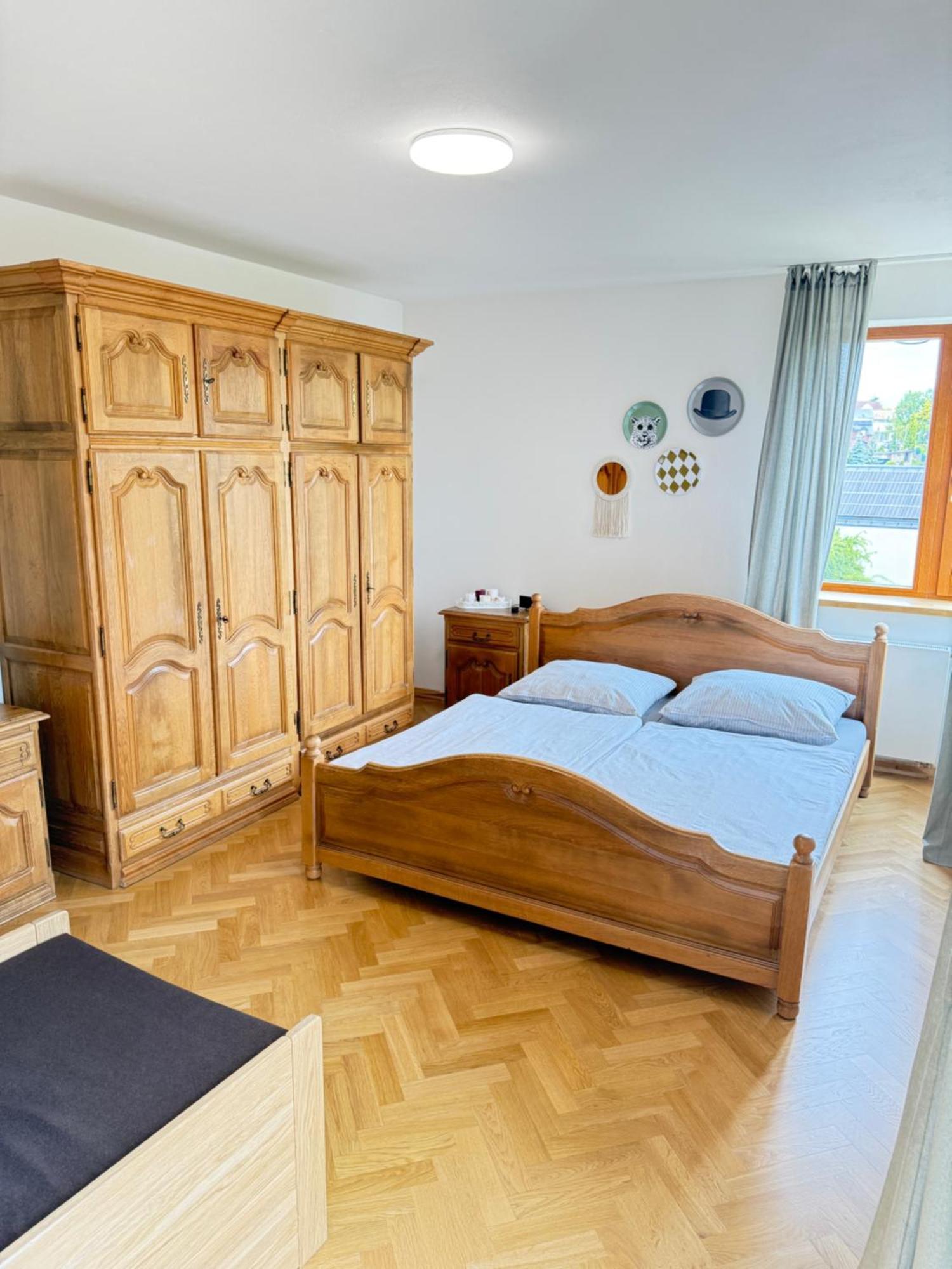 Familyvilla, New 4 Luxury Big Apartments, Parking Прага Екстериор снимка