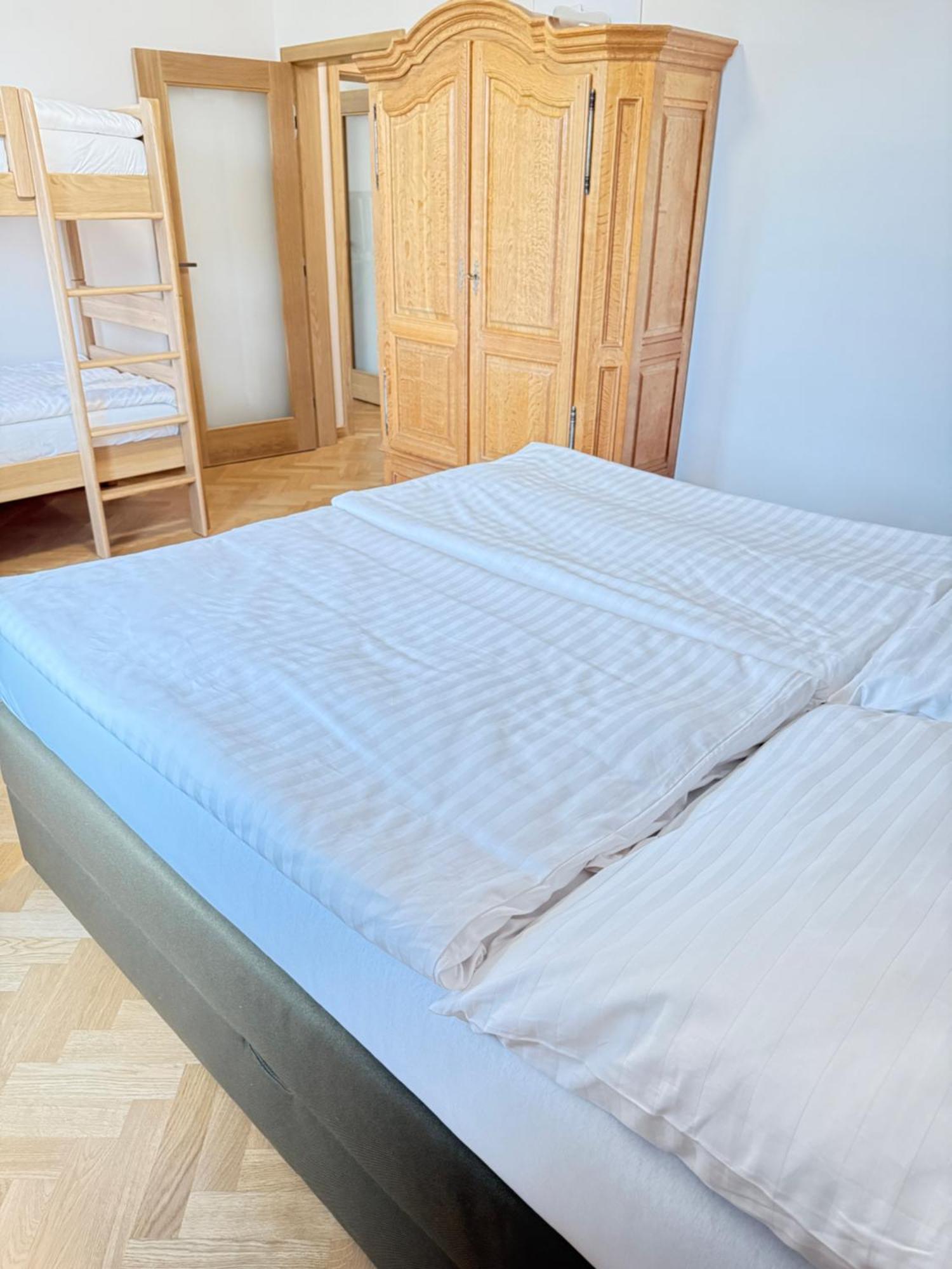 Familyvilla, New 4 Luxury Big Apartments, Parking Прага Екстериор снимка